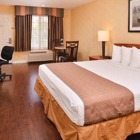 Best Western Palm Garden Inn Westminster Extérieur photo