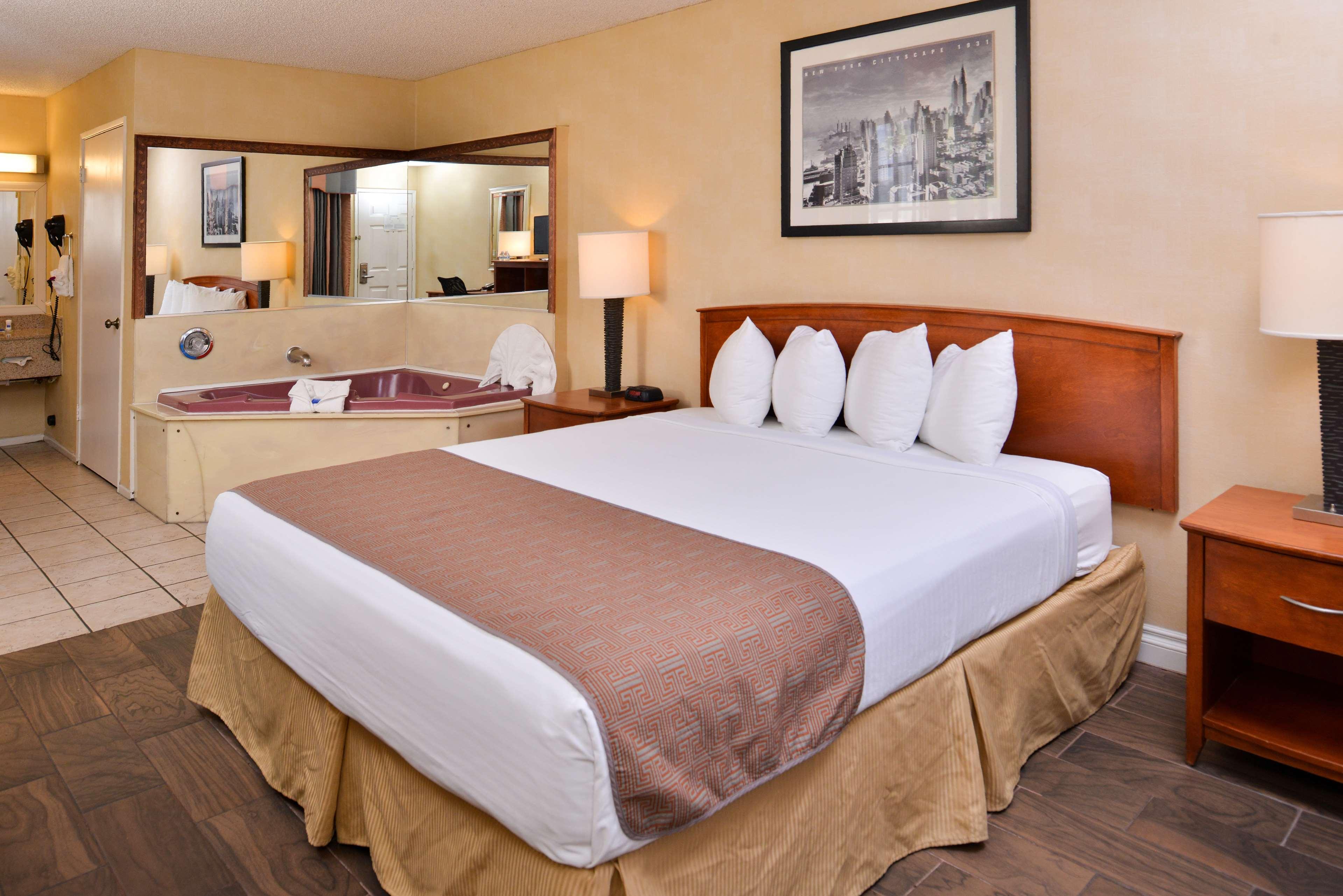 Best Western Palm Garden Inn Westminster Extérieur photo